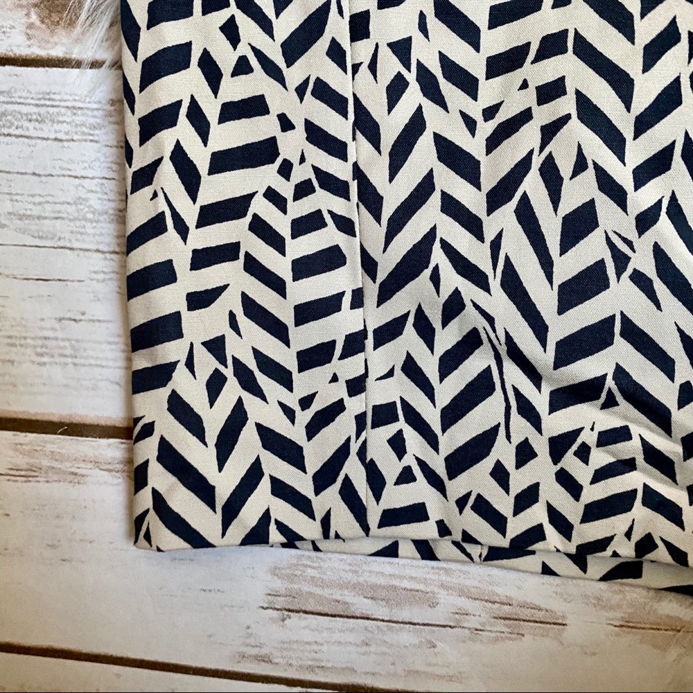 LOFT gray and cream printed pencil skirt - Picture 3 of 7